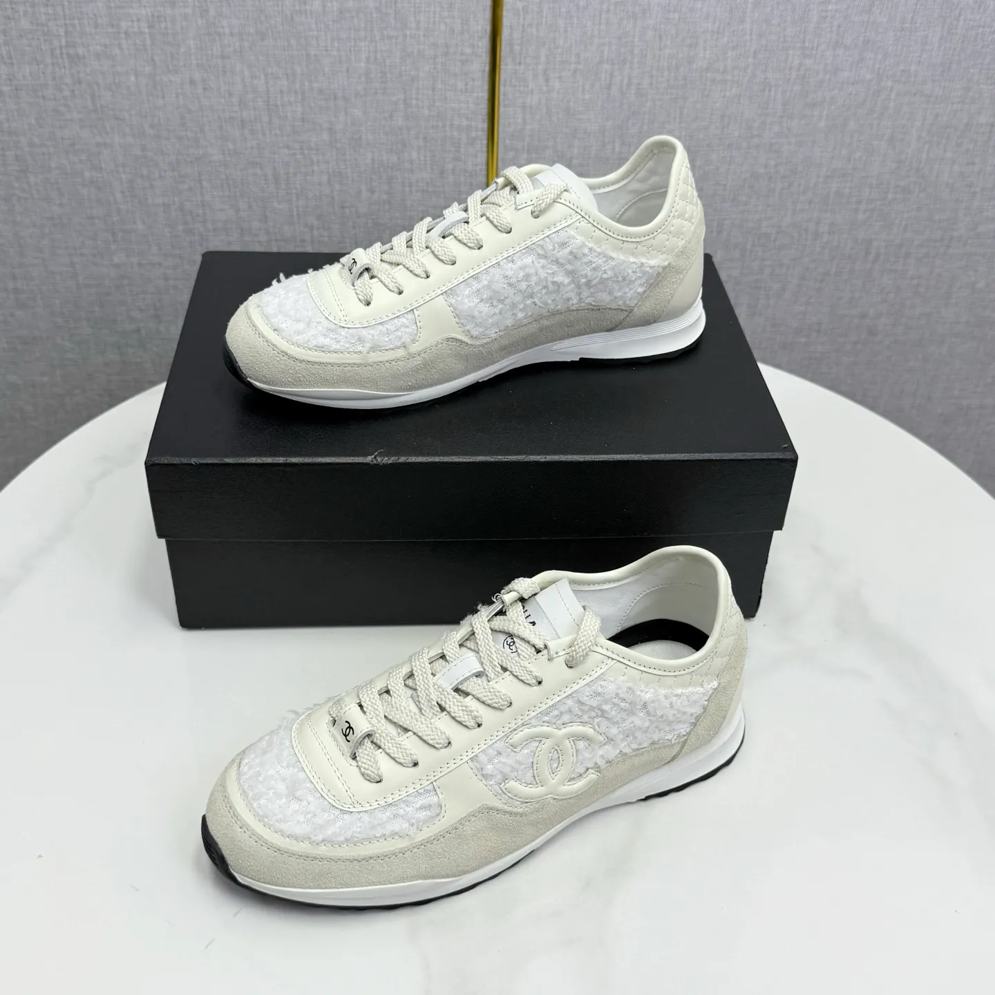 👟👟Ex-factory price 560👟👟Chanel Panda Shoes! 2025 counter's top casual sports shoes. This classic design; the upper is electro-embroidered with a variety of techniques; the outsole is fashionable and sporty; the unusual inclusion of a variety of color matching elements... The diversified mix and match is very good-looking and versatile, and can be used for leisure, fashion, sports, and outdoor... ꫛꫀꪝ Go➫ Materials: ❶Upper made of: original imported first-layer silk cowhide + original waterproof cloth + original first-layer cowhide ❷Inner lining: Original Yangli+wang ❸ Outsole based on: Original TPU combination outsole Counter boutique packaging complete set for women 35–41